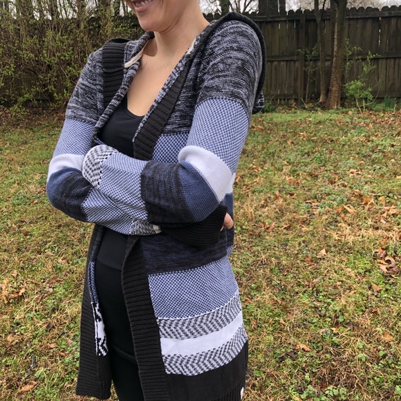 Roxy hooded open front sweater / cardigan. - Picture 2 of 9